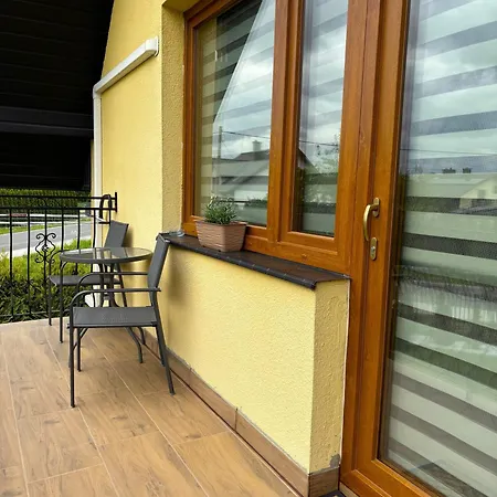 Azalia Kwatera prywatna *